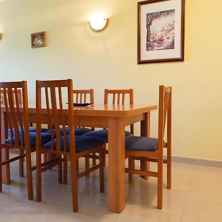 Uhc Village Park Apartments ซาลอว์ ภายนอก รูปภาพ