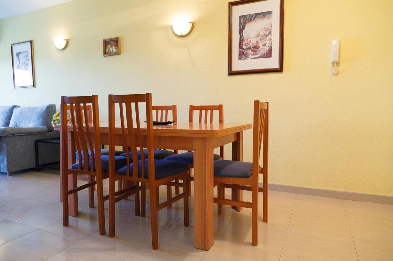 Uhc Village Park Apartments ซาลอว์ ภายนอก รูปภาพ