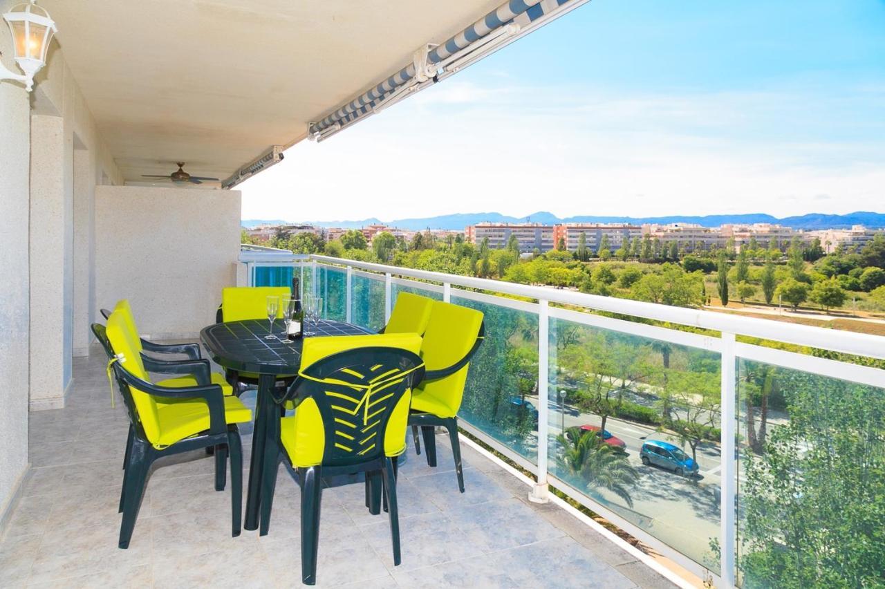 Uhc Village Park Apartments ซาลอว์ ภายนอก รูปภาพ