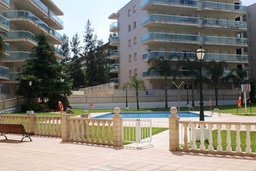Uhc Village Park Apartments ซาลอว์ ภายนอก รูปภาพ