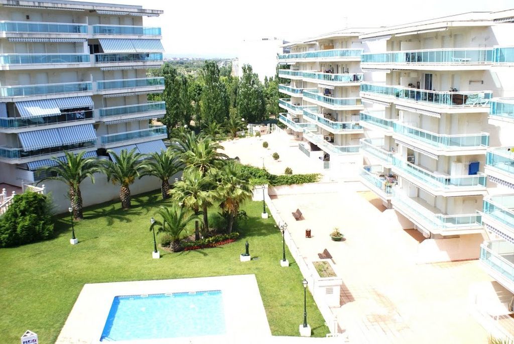 Uhc Village Park Apartments ซาลอว์ ภายนอก รูปภาพ