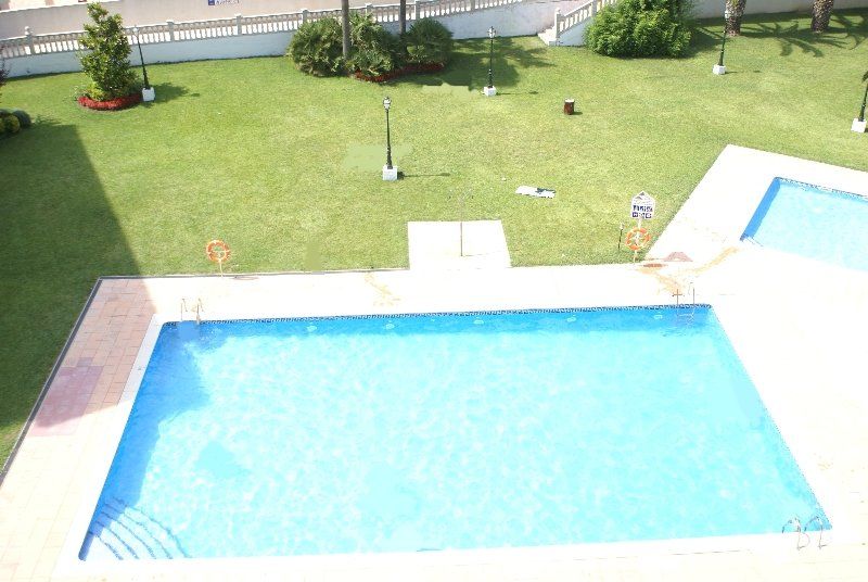 Uhc Village Park Apartments ซาลอว์ ภายนอก รูปภาพ