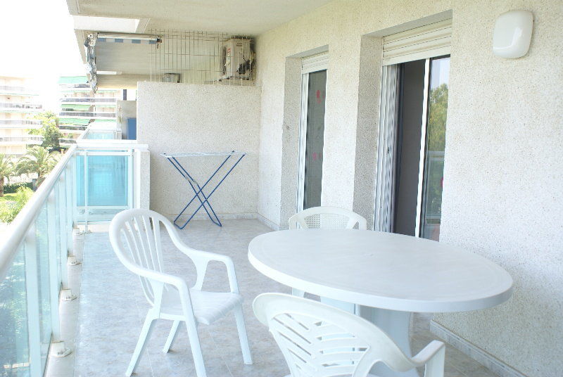 Uhc Village Park Apartments ซาลอว์ ภายนอก รูปภาพ
