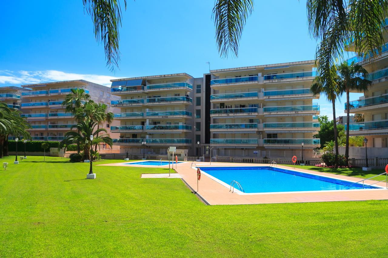 Uhc Village Park Apartments ซาลอว์ ภายนอก รูปภาพ